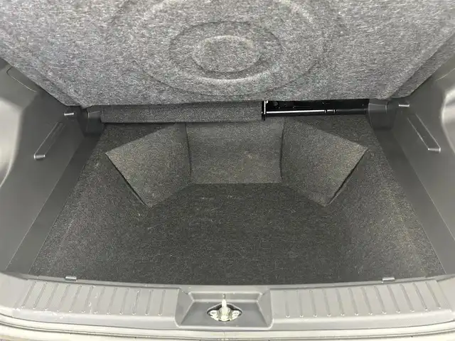 ダイハツ ロッキー G 千葉県 2020(令2)年 2.6万km ブラックマイカメタリック 禁煙車/衝突軽減ブレーキ/レーンキープアシスト/オートハイビーム/レーダークルーズコントロール/前後コーナーセンサー/純正メモリナビ/　CD/DVD/BT/フルセグ/バックカメラ/ビルトインETC/前席シートヒーター/ステアリングスイッチ/プッシュスタート＆スマートキー/純正17インチアルミホイール