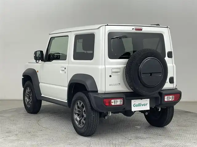 スズキ ジムニー シエラ JC 道央・札幌 2023(令5)年 2.7万km ピュアホワイトP ・衝突軽減ブレーキ/・社外ＳＤナビ/・ＥＴＣ/・クルーズコントロール/・シートヒーター/・ダウンヒルアシストコントロール/・全方位ドライブレコーダー/・レーンアシスト/・アイドリングストップ/・スマートキー＆プッシュスタート/・ヘッドライトウォッシャー/・CD／DVD再生/・フルセグTV/・LEDヘッドライト/・フロントフォグランプ/・オートエアコン/。横滑り防止機能/・２WD／４WD切替/・盗難防止装置