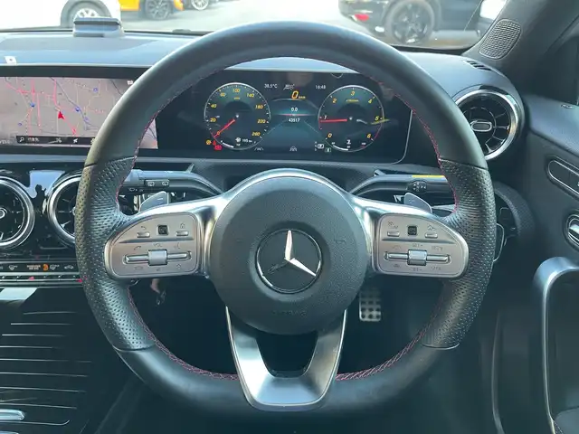 メルセデス・ベンツ Ｍ・ベンツ Ａ２００ｄ AMGライン 山梨県 2019(令1)年 4.4万km ポーラホワイト レーダーS/ナビゲーションP/HUD/黒半革/純正HDDナビ/Bカメラ/フルセグ/BT/ACC/LKA/BSA/ステアリングS/Pシート/シートヒーター/LEDヘッドライト/オートライト/オートハイビーム/保証書/スペアキー