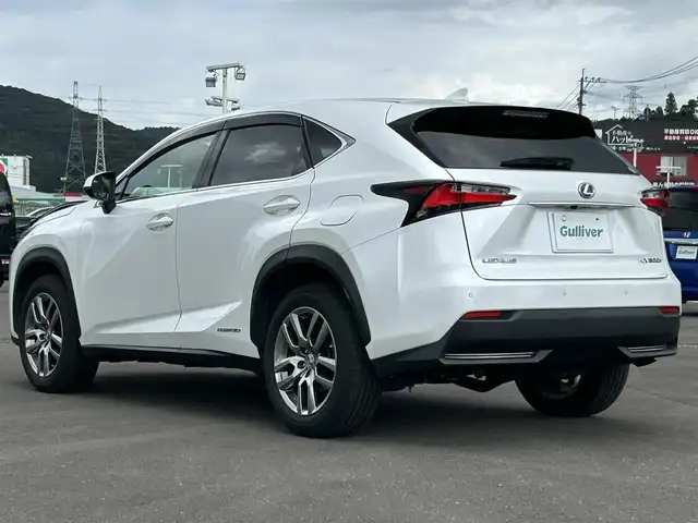 レクサス ＮＸ 300h バージョンL 鹿児島県 2014(平26)年 8.9万km ソニッククォーツ 4WD/プリクラッシュセーフティ/純正SDナビ/CD/DVD/BD/フルセグ/MSV/全方位モニター/レーダークルーズコントロール/LEDヘッドライト/レザーシート/シートヒーター/エアシート/前席パワーシート/スマートキー/カードキー/純正ドライブレコーダー/ビルトインETC2.0