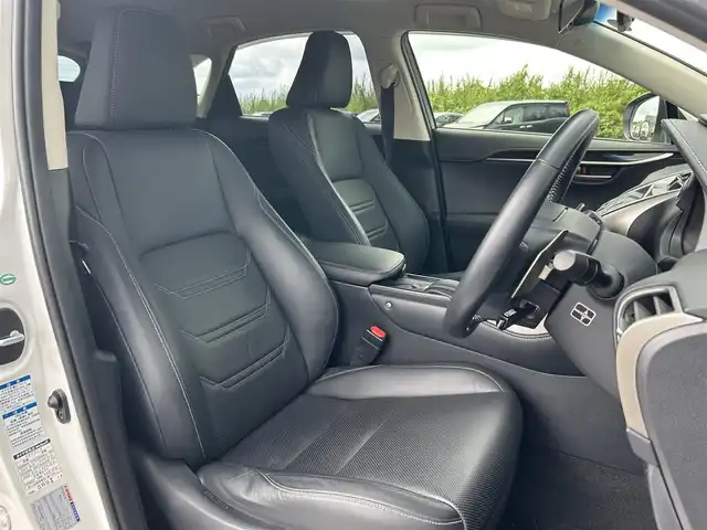 レクサス ＮＸ 300h バージョンL 鹿児島県 2014(平26)年 8.9万km ソニッククォーツ 4WD/プリクラッシュセーフティ/純正SDナビ/CD/DVD/BD/フルセグ/MSV/全方位モニター/レーダークルーズコントロール/LEDヘッドライト/レザーシート/シートヒーター/エアシート/前席パワーシート/スマートキー/カードキー/純正ドライブレコーダー/ビルトインETC2.0