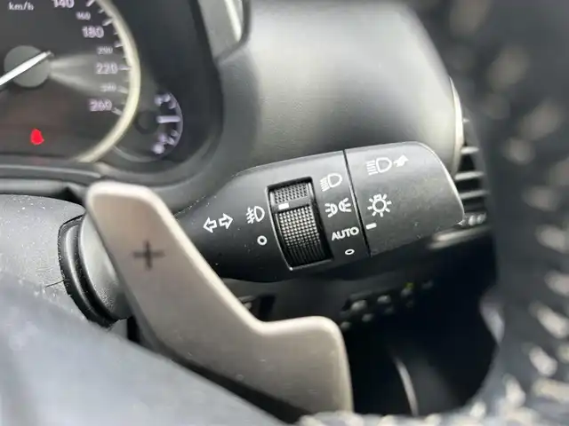 レクサス ＮＸ 300h バージョンL 鹿児島県 2014(平26)年 8.9万km ソニッククォーツ 4WD/プリクラッシュセーフティ/純正SDナビ/CD/DVD/BD/フルセグ/MSV/全方位モニター/レーダークルーズコントロール/LEDヘッドライト/レザーシート/シートヒーター/エアシート/前席パワーシート/スマートキー/カードキー/純正ドライブレコーダー/ビルトインETC2.0
