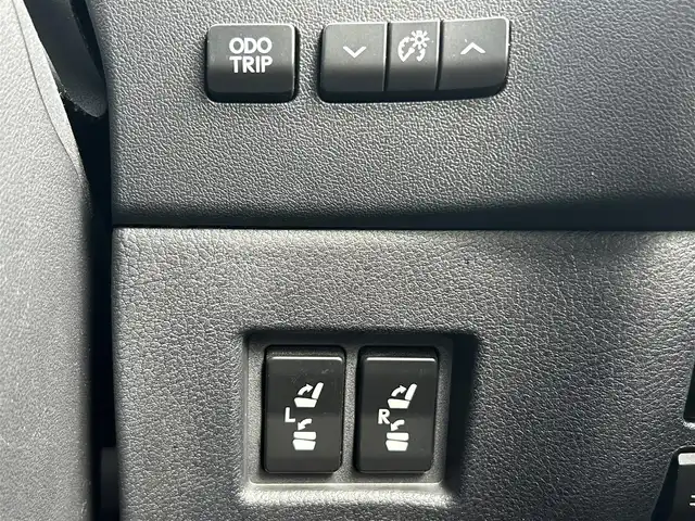 レクサス ＮＸ 300h バージョンL 鹿児島県 2014(平26)年 8.9万km ソニッククォーツ 4WD/プリクラッシュセーフティ/純正SDナビ/CD/DVD/BD/フルセグ/MSV/全方位モニター/レーダークルーズコントロール/LEDヘッドライト/レザーシート/シートヒーター/エアシート/前席パワーシート/スマートキー/カードキー/純正ドライブレコーダー/ビルトインETC2.0