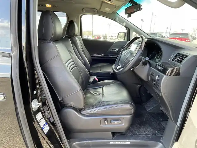 トヨタ ヴェルファイア 2．4Z Gエディション 道央・札幌 2012(平24)年 8.4万km ブラック ４WD/純正ディーラーOPナビ/CD/DVD/BT/フルセグ/純正フリップダウンモニター/横滑り防止装置/クルーズコントロール/クリアランスソナー/パーキングアシスト/センターデフロック/バックカメラ/ビルトインETC/ドライブレコーダー/ECOMODE/nanoe/両側パワースライドドア/パワーバックドア/前席/２列目パワーシート/D席メモリーシート/N席/２列目オットマン/革巻きウッドコンビステアリング/ステアリングリモコン/MTモード付AT/プッシュスタート/スマートキー/HIDヘッドライト/オートライト/フォグランプ/電動格納ミラー/ウィンカーミラー/純正フロアマット/ドアバイザー/スペアキー/社外エンジンスターター