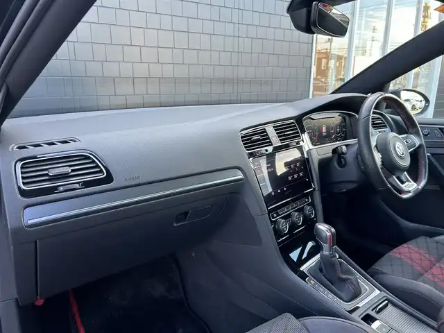 フォルクスワーゲン ゴルフ ＧＴＩ TCR 埼玉県 2020(令2)年 2.9万km 黒 限定600台/黒半革シート/純正ナビ/applecarplay/ACC/バーチャルコックピット/ブラインドスポットモニター/レーンアシスト/バックカメラ/純正19インチアルミホイール/ETC/パドルシフト/純正ドライブレコーダー/スペアキー×1