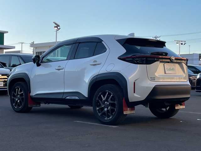 トヨタ ヤリスクロス G 東京都 2021(令3)年 2.1万km ホワイトパールクリスタルシャイン ユーザー買取車/純正ナビ/＜AM/FM/BT/Miracast/USB入力端子＞/バックビューモニター/追従クルコン/ＰＫＳＢ/ＰＣＳ/ＬＴＡ/コーナーセンサー/ビルトインＥＴＣ２．０/横滑り制御機能/ドライブモード/ヘッドライトレベライザー/オートマチックハイビーム/GRマッドフラップ/純正フロアマット