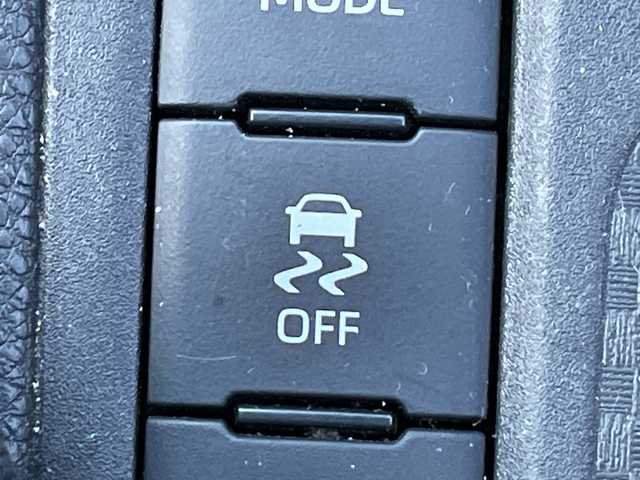 トヨタ ヤリスクロス G 東京都 2021(令3)年 2.1万km ホワイトパールクリスタルシャイン ユーザー買取車/純正ナビ/＜AM/FM/BT/Miracast/USB入力端子＞/バックビューモニター/追従クルコン/ＰＫＳＢ/ＰＣＳ/ＬＴＡ/コーナーセンサー/ビルトインＥＴＣ２．０/横滑り制御機能/ドライブモード/ヘッドライトレベライザー/オートマチックハイビーム/GRマッドフラップ/純正フロアマット