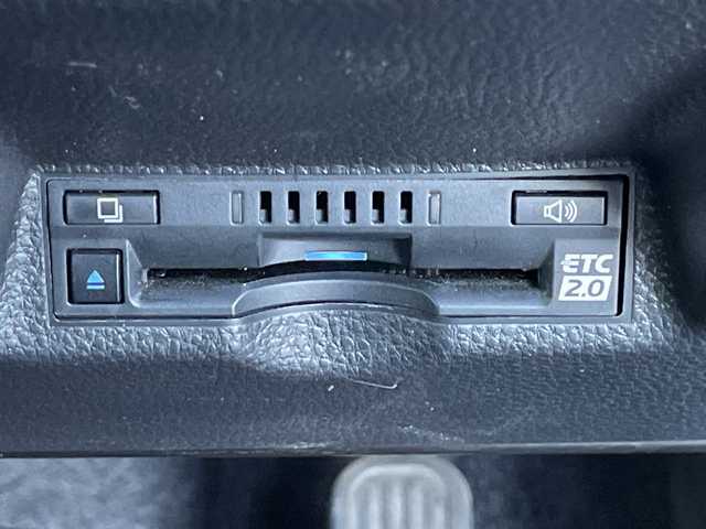 トヨタ ヤリスクロス G 東京都 2021(令3)年 2.1万km ホワイトパールクリスタルシャイン ユーザー買取車/純正ナビ/＜AM/FM/BT/Miracast/USB入力端子＞/バックビューモニター/追従クルコン/ＰＫＳＢ/ＰＣＳ/ＬＴＡ/コーナーセンサー/ビルトインＥＴＣ２．０/横滑り制御機能/ドライブモード/ヘッドライトレベライザー/オートマチックハイビーム/GRマッドフラップ/純正フロアマット