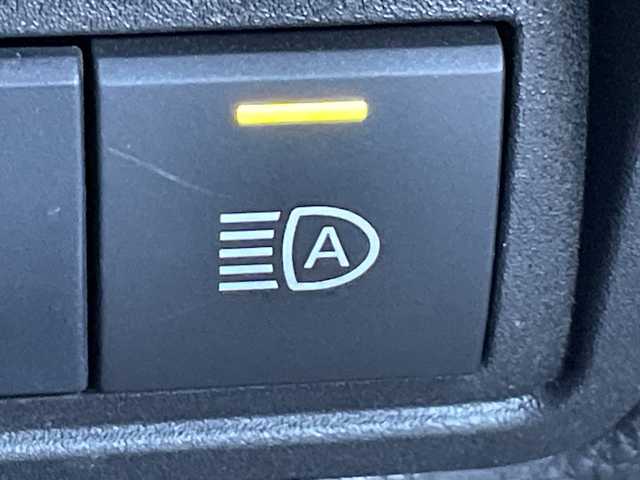 トヨタ ヤリスクロス G 東京都 2021(令3)年 2.1万km ホワイトパールクリスタルシャイン ユーザー買取車/純正ナビ/＜AM/FM/BT/Miracast/USB入力端子＞/バックビューモニター/追従クルコン/ＰＫＳＢ/ＰＣＳ/ＬＴＡ/コーナーセンサー/ビルトインＥＴＣ２．０/横滑り制御機能/ドライブモード/ヘッドライトレベライザー/オートマチックハイビーム/GRマッドフラップ/純正フロアマット