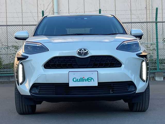 トヨタ ヤリスクロス G 東京都 2021(令3)年 2.1万km ホワイトパールクリスタルシャイン ユーザー買取車/純正ナビ/＜AM/FM/BT/Miracast/USB入力端子＞/バックビューモニター/追従クルコン/ＰＫＳＢ/ＰＣＳ/ＬＴＡ/コーナーセンサー/ビルトインＥＴＣ２．０/横滑り制御機能/ドライブモード/ヘッドライトレベライザー/オートマチックハイビーム/GRマッドフラップ/純正フロアマット