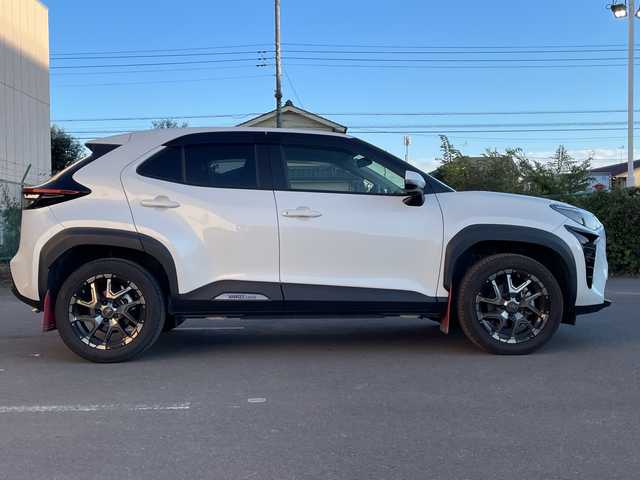 トヨタ ヤリスクロス G 東京都 2021(令3)年 2.1万km ホワイトパールクリスタルシャイン ユーザー買取車/純正ナビ/＜AM/FM/BT/Miracast/USB入力端子＞/バックビューモニター/追従クルコン/ＰＫＳＢ/ＰＣＳ/ＬＴＡ/コーナーセンサー/ビルトインＥＴＣ２．０/横滑り制御機能/ドライブモード/ヘッドライトレベライザー/オートマチックハイビーム/GRマッドフラップ/純正フロアマット