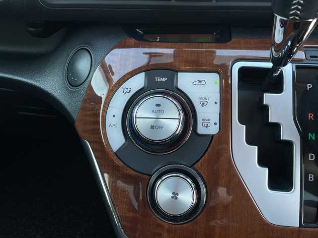 トヨタ シエンタ ハイブリッド G クエロ 千葉県 2019(令1)年 5.6万km ホワイトパールクリスタルシャイン 純正9インチナビ/(AM/FM/BT/TV/DVD)/モデリスタエアロ/全周囲カメラ/トヨタセーフティセンス/ドライブレコーダー/衝突被害軽減システム/車線逸脱警報/クルーズコントロール/ハーフレザーシート/両側パワースライドドア/横滑り防止装置/ETC/LEDヘッドライト/フォグランプ/オートライト/ウィンカーミラー/電動格納ミラー/社外15インチAW/シートヒーター/シートリフター/ステアリングヒーター/プッシュスタート/スマートキー/フロアマット