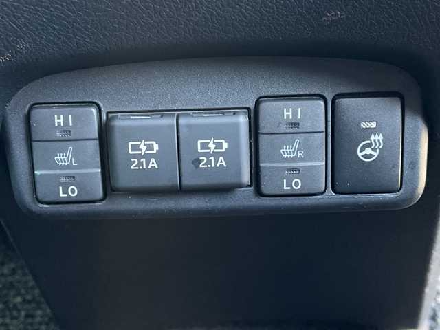 トヨタ シエンタ ハイブリッド G クエロ 千葉県 2019(令1)年 5.6万km ホワイトパールクリスタルシャイン 純正9インチナビ/(AM/FM/BT/TV/DVD)/モデリスタエアロ/全周囲カメラ/トヨタセーフティセンス/ドライブレコーダー/衝突被害軽減システム/車線逸脱警報/クルーズコントロール/ハーフレザーシート/両側パワースライドドア/横滑り防止装置/ETC/LEDヘッドライト/フォグランプ/オートライト/ウィンカーミラー/電動格納ミラー/社外15インチAW/シートヒーター/シートリフター/ステアリングヒーター/プッシュスタート/スマートキー/フロアマット