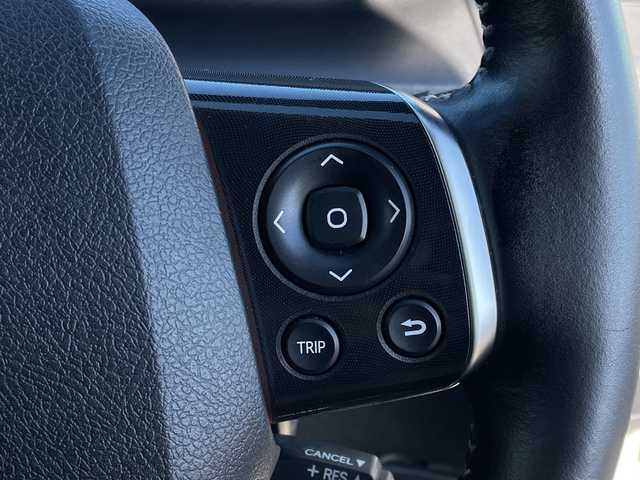 トヨタ シエンタ ハイブリッド G クエロ 千葉県 2019(令1)年 5.6万km ホワイトパールクリスタルシャイン 純正9インチナビ/(AM/FM/BT/TV/DVD)/モデリスタエアロ/全周囲カメラ/トヨタセーフティセンス/ドライブレコーダー/衝突被害軽減システム/車線逸脱警報/クルーズコントロール/ハーフレザーシート/両側パワースライドドア/横滑り防止装置/ETC/LEDヘッドライト/フォグランプ/オートライト/ウィンカーミラー/電動格納ミラー/社外15インチAW/シートヒーター/シートリフター/ステアリングヒーター/プッシュスタート/スマートキー/フロアマット