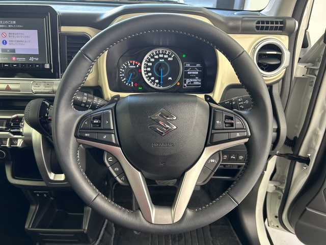 スズキ クロスビー HYBRID MZ 奈良県 2025(令7)年 0.5万km ピュアホワイトパール/ブラック2トーンルーフ 純正8インチナビ/フルセグ CD DVD BT MSV USB/全方位モニター/デュアルブレーキサポート/レーン逸脱警報システム/レーダークルーズコントロール/コーナーセンサー/純正ドライブレコーダー/ビルトインETC/アイドリングストップ/LEDヘッドライト/フォグライト/オートライト/パドルシフト/4WD/純正マット/ドアバイザー/スマートキー/プッシュスタート