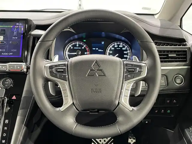 三菱 デリカＤ：５ シャモニー 愛知県 2025(令7)年 0.1万km未満 黒 登録済未使用車　/アルパインＢＩＧＸ１１インチナビ　/(Bluetooth/フルセグTV/CD・DVD再生/USB/ＨＤＭＩ)　/両側電動スライドドア　/衝突軽減ブレーキ　/１００Ｖ電源　/シートヒーター　/レーダークルーズコントロール　/LEDヘッドライト/LEDフォグ/パワーバックドア　/ステアリングヒーター/運転席電動パワーシート/ブラインドスポットモニター（BSM）/パドルシフト/4WD