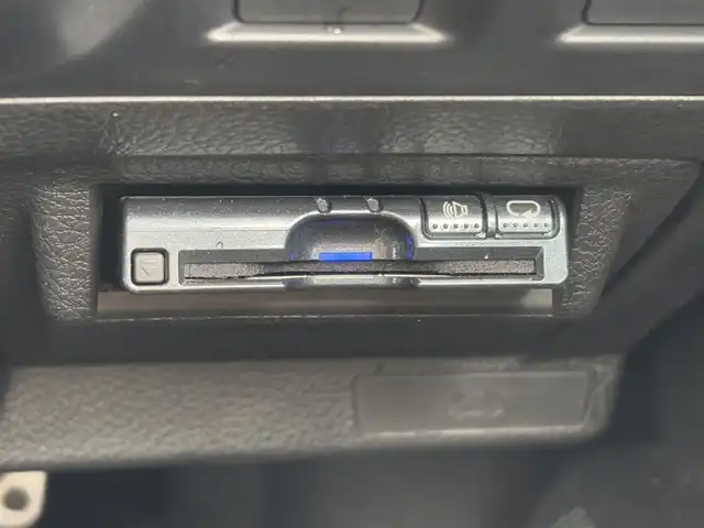 スバル レヴォーグ 1．6GT－S アイサイト 徳島県 2014(平26)年 7.3万km アイスシルバーメタリック アイサイト/メーカー純正ナビゲーション　/（フルセグ/CD/DVD/SD)/バックモニター　/サイド＆リヤアンダーエアロ/ETC/クルーズコントロール　/トラクションコントロール/パドルシフト　/プッシュスタート　/スマートキー　/スペアキー　/ステアリングリモコン/オールオートパワーウインドウ/電動格納ミラー/電気式パーキングブレーキ　/アイドリングストップ　/革巻きステアリング/ウィンカーミラー/カーテンエアバック/純正フロアマット/サイドバイザー