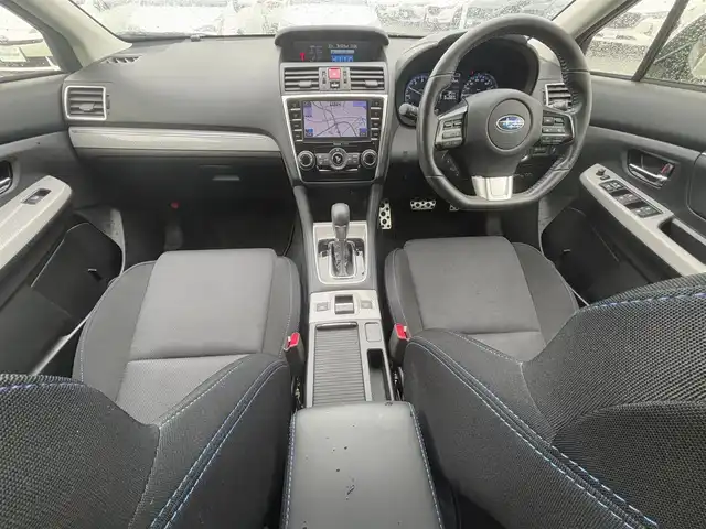 スバル レヴォーグ 1．6GT－S アイサイト 徳島県 2014(平26)年 7.3万km アイスシルバーメタリック アイサイト/メーカー純正ナビゲーション　/（フルセグ/CD/DVD/SD)/バックモニター　/サイド＆リヤアンダーエアロ/ETC/クルーズコントロール　/トラクションコントロール/パドルシフト　/プッシュスタート　/スマートキー　/スペアキー　/ステアリングリモコン/オールオートパワーウインドウ/電動格納ミラー/電気式パーキングブレーキ　/アイドリングストップ　/革巻きステアリング/ウィンカーミラー/カーテンエアバック/純正フロアマット/サイドバイザー
