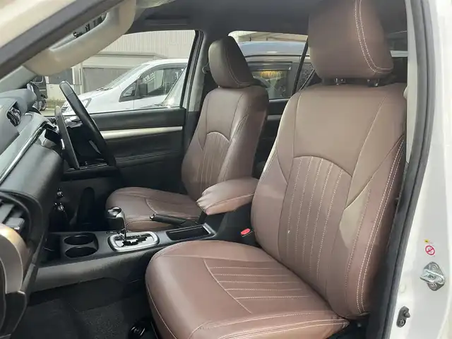 トヨタ ハイラックス Z 長野県 2019(平31)年 6.5万km スーパーホワイトⅡ 4WDターボオートマ/アルパイン11インチディスプレイオーディオ（DAF11Z）/デジタルインナーミラー型ドラレコ/後席Kenwoodモニター(LZ-1000HD)/ナイトロパワー17インチアルミホイール/冬タイヤ（ダンロップウインターマックス）/シートカバー/キャノピー/オーバーフェンダー/荷台引き出し（CARRYBOY）付き/バックカメラ/ETC/クルーズコントロール/純正フロアマット/スマートキー/プッシュスタート/横滑り防止機能/衝突被害軽減/ダウンヒルアシストコントロール