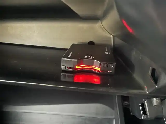 トヨタ ハイラックス Z 長野県 2019(平31)年 6.5万km スーパーホワイトⅡ 4WDターボオートマ/アルパイン11インチディスプレイオーディオ（DAF11Z）/デジタルインナーミラー型ドラレコ/後席Kenwoodモニター(LZ-1000HD)/ナイトロパワー17インチアルミホイール/冬タイヤ（ダンロップウインターマックス）/シートカバー/キャノピー/オーバーフェンダー/荷台引き出し（CARRYBOY）付き/バックカメラ/ETC/クルーズコントロール/純正フロアマット/スマートキー/プッシュスタート/横滑り防止機能/衝突被害軽減/ダウンヒルアシストコントロール