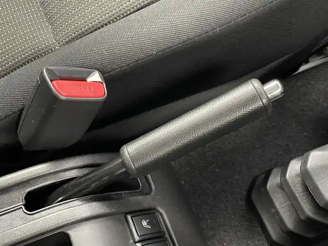 スズキ ジムニー XC 埼玉県 2023(令5)年 0.8万km ジャングルグリーン 社外ナビ　バックカメラ　クルーズコントロール　ビルトインＥＴＣ　ミラーヒーター　シートヒーター　４ＷＤ　ヘッドライトウォッシャー　純正アルミホイール　ＬＥＤライト　ドラレコ　地デジ