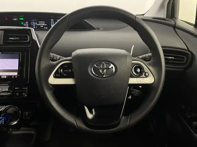 トヨタ プリウス S 新潟県 2016(平28)年 4.7万km スーパーホワイトⅡ 4WD/社外ナビ/　　ワンセグ/CD/FM/AM/バックカメラ/レーダークルーズコントロール/LEDオートライト/ステアリングスイッチ/レーンキープ/スマートキー/ETC