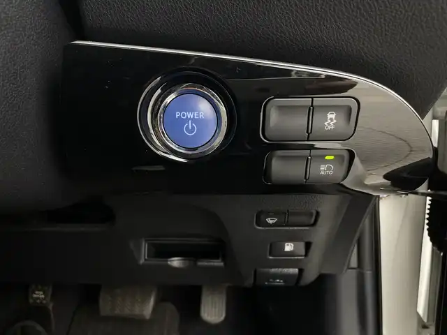 トヨタ プリウス S 新潟県 2016(平28)年 4.7万km スーパーホワイトⅡ 4WD/社外ナビ/　　ワンセグ/CD/FM/AM/バックカメラ/レーダークルーズコントロール/LEDオートライト/ステアリングスイッチ/レーンキープ/スマートキー/ETC