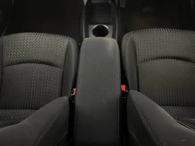 トヨタ プリウス S 新潟県 2016(平28)年 4.7万km スーパーホワイトⅡ 4WD/社外ナビ/　　ワンセグ/CD/FM/AM/バックカメラ/レーダークルーズコントロール/LEDオートライト/ステアリングスイッチ/レーンキープ/スマートキー/ETC
