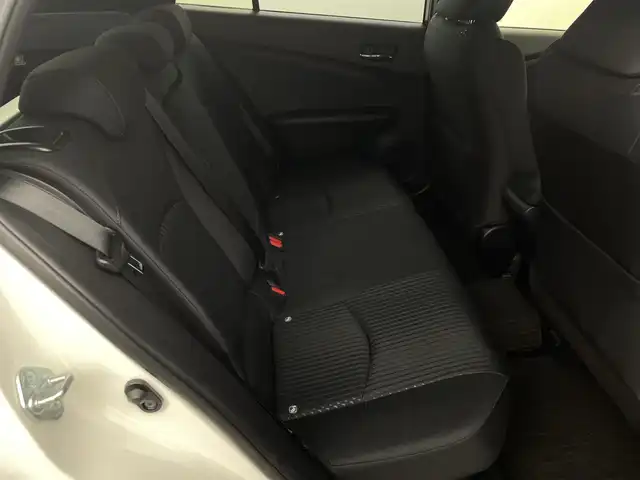 トヨタ プリウス S 新潟県 2016(平28)年 4.7万km スーパーホワイトⅡ 4WD/社外ナビ/　　ワンセグ/CD/FM/AM/バックカメラ/レーダークルーズコントロール/LEDオートライト/ステアリングスイッチ/レーンキープ/スマートキー/ETC