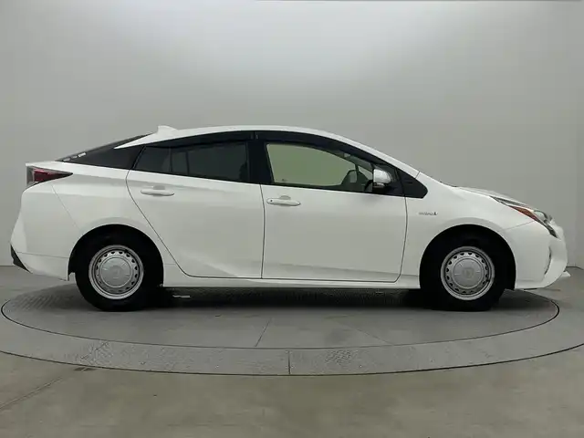 トヨタ プリウス S 新潟県 2016(平28)年 4.7万km スーパーホワイトⅡ 4WD/社外ナビ/　　ワンセグ/CD/FM/AM/バックカメラ/レーダークルーズコントロール/LEDオートライト/ステアリングスイッチ/レーンキープ/スマートキー/ETC