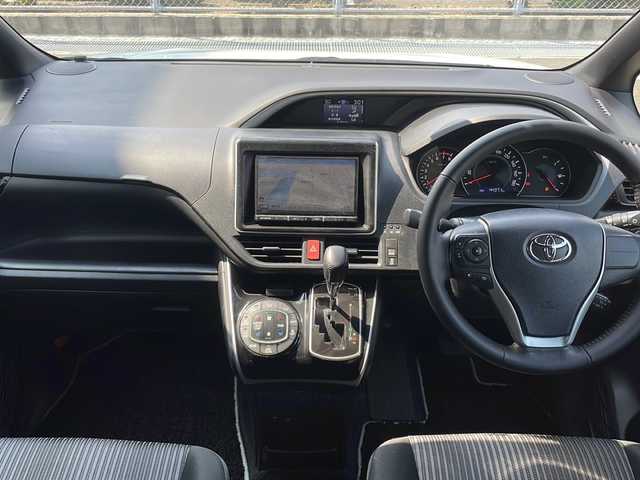トヨタ ヴォクシー ZS 煌Ⅱ 山口県 2020(令2)年 4.5万km ホワイトパールクリスタルシャイン ワンオーナー/社外8インチナビ【AVC-RZL810】/・フルセグテレビ/・Bluetooth接続/・CD/DVD再生/・USB/AUX/HDMI入力端子/・SD/MSV再生/・iPod接続/バックカメラ/両側パワースライドドア/フリップダウンモニター/後席エアコン/サンシェード/ドライブレコーダー/ETC/スマートキー×２/プッシュスタート/Toyota Safty Sense/・プリクラッシュセーフティ/・レーンディバーチャーアラート/・オートマチックハイビーム/先行車発進告知機能/盗難防止装置/純正16インチAW