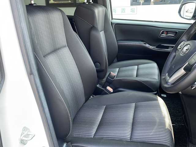 トヨタ ヴォクシー ZS 煌Ⅱ 山口県 2020(令2)年 4.5万km ホワイトパールクリスタルシャイン ワンオーナー/社外8インチナビ【AVC-RZL810】/・フルセグテレビ/・Bluetooth接続/・CD/DVD再生/・USB/AUX/HDMI入力端子/・SD/MSV再生/・iPod接続/バックカメラ/両側パワースライドドア/フリップダウンモニター/後席エアコン/サンシェード/ドライブレコーダー/ETC/スマートキー×２/プッシュスタート/Toyota Safty Sense/・プリクラッシュセーフティ/・レーンディバーチャーアラート/・オートマチックハイビーム/先行車発進告知機能/盗難防止装置/純正16インチAW