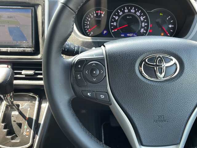 トヨタ ヴォクシー ZS 煌Ⅱ 山口県 2020(令2)年 4.5万km ホワイトパールクリスタルシャイン ワンオーナー/社外8インチナビ【AVC-RZL810】/・フルセグテレビ/・Bluetooth接続/・CD/DVD再生/・USB/AUX/HDMI入力端子/・SD/MSV再生/・iPod接続/バックカメラ/両側パワースライドドア/フリップダウンモニター/後席エアコン/サンシェード/ドライブレコーダー/ETC/スマートキー×２/プッシュスタート/Toyota Safty Sense/・プリクラッシュセーフティ/・レーンディバーチャーアラート/・オートマチックハイビーム/先行車発進告知機能/盗難防止装置/純正16インチAW