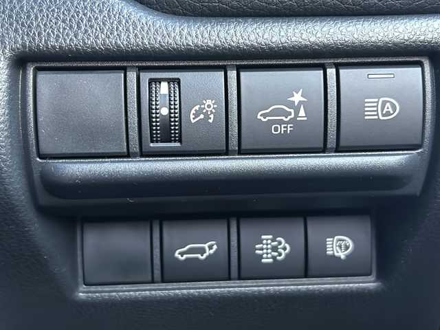 トヨタ ランドクルーザー ２５０ VX 石川県 2024(令6)年 0.1千km プラチナホワイトパールマイカ 4WD/ワンオーナー/純正12.3型メモリーナビゲーション/【FM・AM・Bluetooth・USB・HDMI・Miracast】/・フルセグTV/・パノラミックビューモニター/・JBLプレミアムサウンド/セーフティセンス/プリクラッシュセーフティ/レーダークルーズコントロール/レーントレーシングアシスト/レーンディパーチャーアラート/オートマチックハイビーム/ブラインドスポットモニター/ロードサインアシスト/発進遅れ告知機能/パーキングサポートブレーキ/トヨタチームメイト/前席ベンチレーション・シートヒーター/運転席パワーシート/ステアリングヒーター/デジタルインナーミラー/USB・HDMI端子/パワーバックドア/ムーンルーフ/ルーフレール/純正フロアマット/3眼LEDヘッドランプ/・LEDフォグランプ