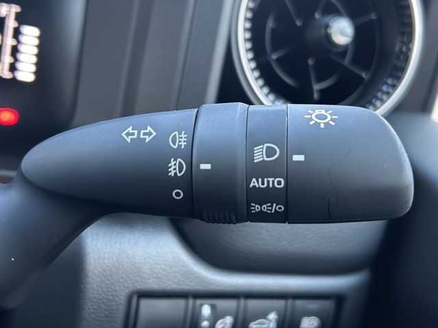 トヨタ ランドクルーザー ２５０ VX 石川県 2024(令6)年 0.1千km プラチナホワイトパールマイカ 4WD/ワンオーナー/純正12.3型メモリーナビゲーション/【FM・AM・Bluetooth・USB・HDMI・Miracast】/・フルセグTV/・パノラミックビューモニター/・JBLプレミアムサウンド/セーフティセンス/プリクラッシュセーフティ/レーダークルーズコントロール/レーントレーシングアシスト/レーンディパーチャーアラート/オートマチックハイビーム/ブラインドスポットモニター/ロードサインアシスト/発進遅れ告知機能/パーキングサポートブレーキ/トヨタチームメイト/前席ベンチレーション・シートヒーター/運転席パワーシート/ステアリングヒーター/デジタルインナーミラー/USB・HDMI端子/パワーバックドア/ムーンルーフ/ルーフレール/純正フロアマット/3眼LEDヘッドランプ/・LEDフォグランプ