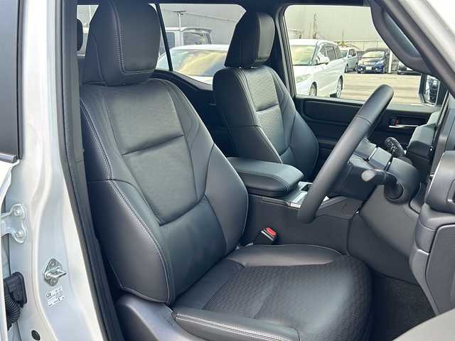 トヨタ ランドクルーザー ２５０ VX 石川県 2024(令6)年 0.1千km プラチナホワイトパールマイカ 4WD/ワンオーナー/純正12.3型メモリーナビゲーション/【FM・AM・Bluetooth・USB・HDMI・Miracast】/・フルセグTV/・パノラミックビューモニター/・JBLプレミアムサウンド/セーフティセンス/プリクラッシュセーフティ/レーダークルーズコントロール/レーントレーシングアシスト/レーンディパーチャーアラート/オートマチックハイビーム/ブラインドスポットモニター/ロードサインアシスト/発進遅れ告知機能/パーキングサポートブレーキ/トヨタチームメイト/前席ベンチレーション・シートヒーター/運転席パワーシート/ステアリングヒーター/デジタルインナーミラー/USB・HDMI端子/パワーバックドア/ムーンルーフ/ルーフレール/純正フロアマット/3眼LEDヘッドランプ/・LEDフォグランプ