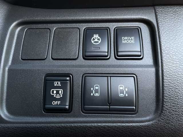 日産 セレナ e－パワー ハイウェイスター V 千葉県 2019(平31)年 6.1万km ダイヤモンドブラック 純正9インチナビ/全周囲カメラ/デジタルインナーミラー/ドライブレコーダー/パーキングアシスト/衝突被害軽減システム/車線逸脱警報/バックカメラ/クルーズコントロール/両側パワースライドドア/横滑り防止装置/ETC/アイドリングストップ/LEDヘッドライト/フォグランプ/オートライト/ウィンカーミラー/電動格納ミラー/社外15インチAW/シートリフター/プッシュスタート/スマートキー/フロアマット/スペアキー/取扱説明書/保証書