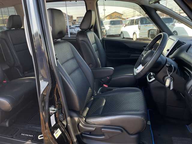 日産 セレナ e－パワー ハイウェイスター V 千葉県 2019(平31)年 6.1万km ダイヤモンドブラック 純正9インチナビ/全周囲カメラ/デジタルインナーミラー/ドライブレコーダー/パーキングアシスト/衝突被害軽減システム/車線逸脱警報/バックカメラ/クルーズコントロール/両側パワースライドドア/横滑り防止装置/ETC/アイドリングストップ/LEDヘッドライト/フォグランプ/オートライト/ウィンカーミラー/電動格納ミラー/社外15インチAW/シートリフター/プッシュスタート/スマートキー/フロアマット/スペアキー/取扱説明書/保証書