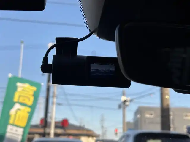 ポルシェ ９１１ カレラ 愛知県 2020(令2)年 1.7万km ピュアホワイト /禁煙/正規ディーラー車/ディーラー記録簿R2.3.4.5.7//スポーツクロノパッケージ/エグゾースト/PASM//純正ナビ/BT/USB/AndroidAuto/AppleCarPlay//全方位カメラ/ETC/ドラレコ//革巻きステア/ステアスイッチ/パドルシフト//黒革シート/シートヒーター//電動パーキングブレーキ//電動リアスポイラー//照明付きバニティミラー//走行モード//ポルシェアクティブセーフ//マトリクスLEDヘッドライト//新車時保証書//取扱説明書//スペアスマートキー