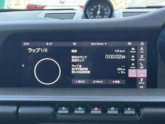 ポルシェ ９１１ カレラ 愛知県 2020(令2)年 1.7万km ピュアホワイト /禁煙/正規ディーラー車/ディーラー記録簿R2.3.4.5.7//スポーツクロノパッケージ/エグゾースト/PASM//純正ナビ/BT/USB/AndroidAuto/AppleCarPlay//全方位カメラ/ETC/ドラレコ//革巻きステア/ステアスイッチ/パドルシフト//黒革シート/シートヒーター//電動パーキングブレーキ//電動リアスポイラー//照明付きバニティミラー//走行モード//ポルシェアクティブセーフ//マトリクスLEDヘッドライト//新車時保証書//取扱説明書//スペアスマートキー