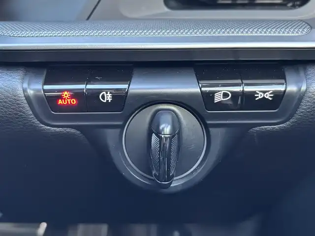 ポルシェ ９１１ カレラ 愛知県 2020(令2)年 1.7万km ピュアホワイト /禁煙/正規ディーラー車/ディーラー記録簿R2.3.4.5.7//スポーツクロノパッケージ/エグゾースト/PASM//純正ナビ/BT/USB/AndroidAuto/AppleCarPlay//全方位カメラ/ETC/ドラレコ//革巻きステア/ステアスイッチ/パドルシフト//黒革シート/シートヒーター//電動パーキングブレーキ//電動リアスポイラー//照明付きバニティミラー//走行モード//ポルシェアクティブセーフ//マトリクスLEDヘッドライト//新車時保証書//取扱説明書//スペアスマートキー