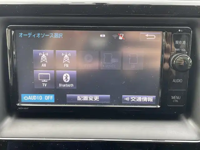 トヨタ ノア G 福岡県 2014(平26)年 12万km ホワイトパールクリスタルシャイン (株)IDOMが運営する【じしゃロン八幡西店】の自社ローン専用車両になります。こちらは現金またはオートローンご利用時の価格です。自社ローンご希望の方は別途その旨お申付け下さい/純正SDナビ【NSZN-W64T】/(Bluetooth/CD/SD/フルセグTV)/片側電動スライドドア/アイドリングストップ/クルーズコントロール(追従走行なし)/フリップダウンモニター/横滑り防止装置/ステアリングリモコン/エンジンプッシュスタート/ビルトインETC/バックカメラ/リアサンシェード/純正フロアマット/純正15インチアルミホイール/オートライト/オートマチックハイビーム/スマートキー