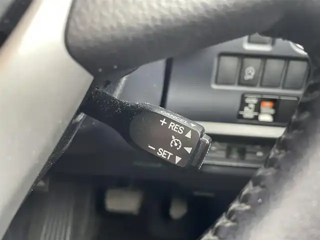 トヨタ ノア G 福岡県 2014(平26)年 12万km ホワイトパールクリスタルシャイン (株)IDOMが運営する【じしゃロン八幡西店】の自社ローン専用車両になります。こちらは現金またはオートローンご利用時の価格です。自社ローンご希望の方は別途その旨お申付け下さい/純正SDナビ【NSZN-W64T】/(Bluetooth/CD/SD/フルセグTV)/片側電動スライドドア/アイドリングストップ/クルーズコントロール(追従走行なし)/フリップダウンモニター/横滑り防止装置/ステアリングリモコン/エンジンプッシュスタート/ビルトインETC/バックカメラ/リアサンシェード/純正フロアマット/純正15インチアルミホイール/オートライト/オートマチックハイビーム/スマートキー