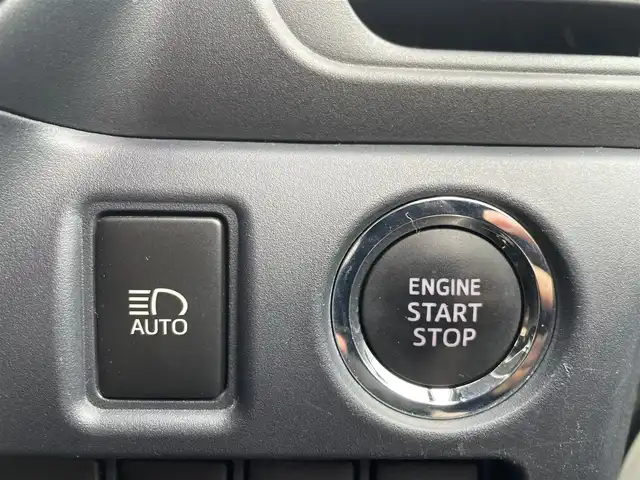 トヨタ ノア G 福岡県 2014(平26)年 12万km ホワイトパールクリスタルシャイン (株)IDOMが運営する【じしゃロン八幡西店】の自社ローン専用車両になります。こちらは現金またはオートローンご利用時の価格です。自社ローンご希望の方は別途その旨お申付け下さい/純正SDナビ【NSZN-W64T】/(Bluetooth/CD/SD/フルセグTV)/片側電動スライドドア/アイドリングストップ/クルーズコントロール(追従走行なし)/フリップダウンモニター/横滑り防止装置/ステアリングリモコン/エンジンプッシュスタート/ビルトインETC/バックカメラ/リアサンシェード/純正フロアマット/純正15インチアルミホイール/オートライト/オートマチックハイビーム/スマートキー