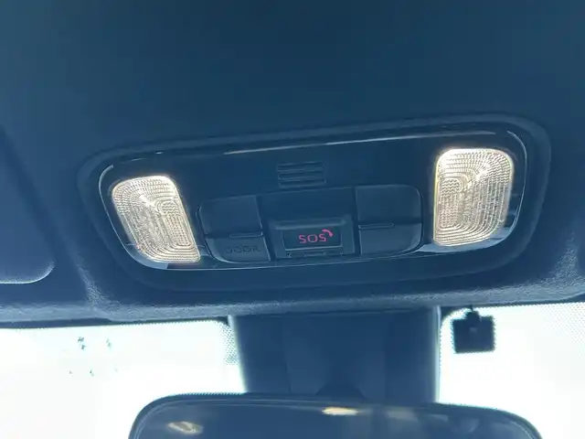 トヨタ ヤリス ハイブリッド X 栃木県 2022(令4)年 0.6万km スーパーホワイトⅡ 純正オーディオディスプレイ/・ナビキット/・Bluetooth/・USB/・Miracast/バックカメラ/ETC/Toyota Safety Sense/・プリクラッシュセーフティ/・レーダークルーズコントロール/・レーントレーシングアシスト/・レーンディパーチャーアラート/・ロードサインアシスト/・オートマチックハイビーム/オートライトシステム/アイドリングストップ/ヘッドライトレベライザー機能/純正フロアマット/純正ドアバイザー