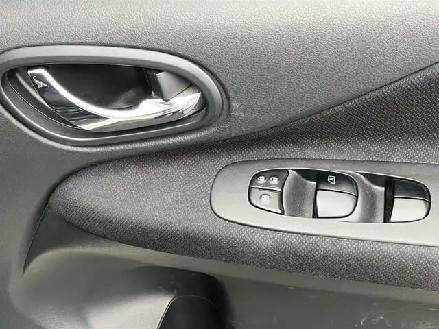 日産 セレナ ハイウェイS G Sハイブリッド 山口県 2013(平25)年 11.6万km ブリリアントホワイトパール 新車ワンオーナー/純正ナビ＆バックカメラ/　　＆フルセグTV＆後席/　　フリップダウンモニター/純正フロアマット/純正フォグランプ/純正16インチアルミ/両側パワースライドドア/スマートキー/オートライト/リバース連動ドアミラー