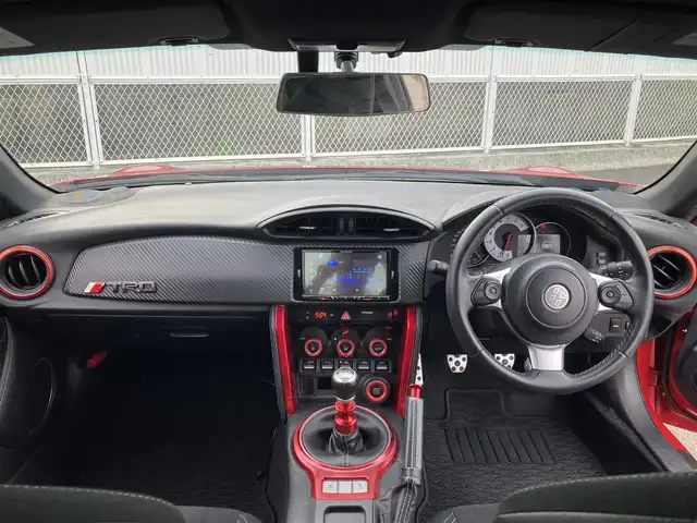 トヨタ ８６ GT 香川県 2018(平30)年 6.7万km ピュアレッド 登録時走行距離：66445km/6MT/カロッツェリアディスプレイオーディオ/　CD DVD BT /バックカメラ/クルーズコントロール/LEDヘッドライト/オートライト/フォグランプ/レベライザヘッドライト/横滑り防止装置/ETC2.0/革巻きステアリング/ステアリングスイッチ/プッシュスタート/スマートキー/スペアキー