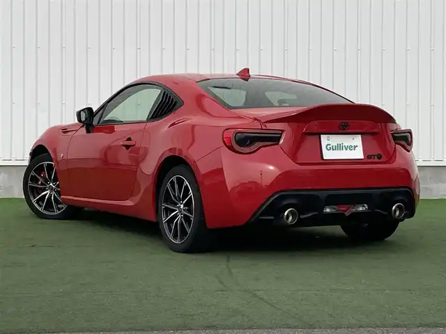 トヨタ ８６ GT 香川県 2018(平30)年 6.7万km ピュアレッド 登録時走行距離：66445km/6MT/カロッツェリアディスプレイオーディオ/　CD DVD BT /バックカメラ/クルーズコントロール/LEDヘッドライト/オートライト/フォグランプ/レベライザヘッドライト/横滑り防止装置/ETC2.0/革巻きステアリング/ステアリングスイッチ/プッシュスタート/スマートキー/スペアキー