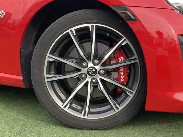 トヨタ ８６ GT 香川県 2018(平30)年 6.7万km ピュアレッド 登録時走行距離：66445km/6MT/カロッツェリアディスプレイオーディオ/　CD DVD BT /バックカメラ/クルーズコントロール/LEDヘッドライト/オートライト/フォグランプ/レベライザヘッドライト/横滑り防止装置/ETC2.0/革巻きステアリング/ステアリングスイッチ/プッシュスタート/スマートキー/スペアキー