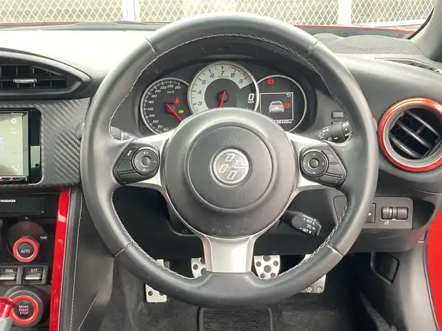 トヨタ ８６ GT 香川県 2018(平30)年 6.7万km ピュアレッド 登録時走行距離：66445km/6MT/カロッツェリアディスプレイオーディオ/　CD DVD BT /バックカメラ/クルーズコントロール/LEDヘッドライト/オートライト/フォグランプ/レベライザヘッドライト/横滑り防止装置/ETC2.0/革巻きステアリング/ステアリングスイッチ/プッシュスタート/スマートキー/スペアキー